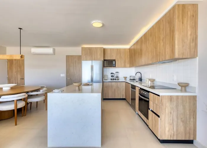 New And Elegant 4bedroom House Steps From The