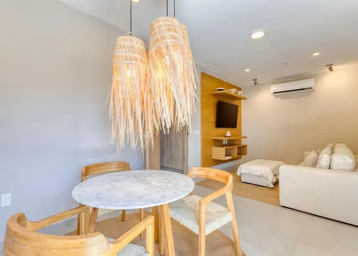 New And Elegant 4bedroom House Steps From The Cabo San Lucas