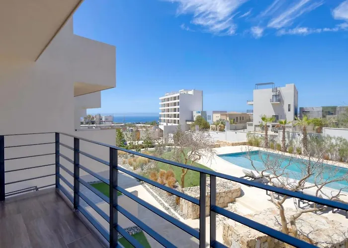 Сasa de vacaciones New And Elegant 4bedroom House Steps From The