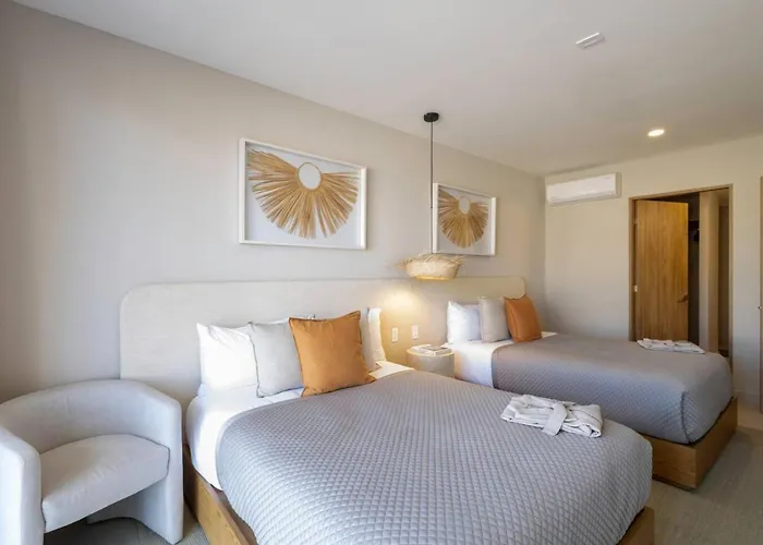 New And Elegant 4bedroom House Steps From The * Cabo San Lucas