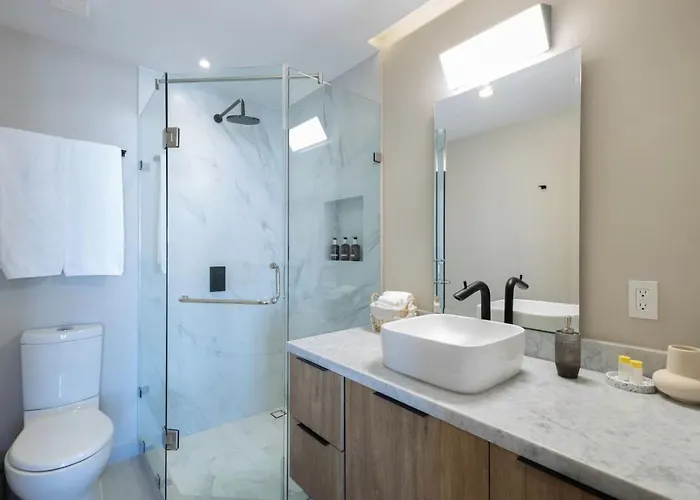 New And Elegant 4bedroom House Steps From The Cabo San Lucas