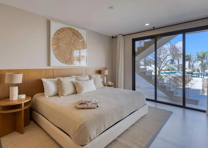 Сasa de vacaciones New And Elegant 4bedroom House Steps From The