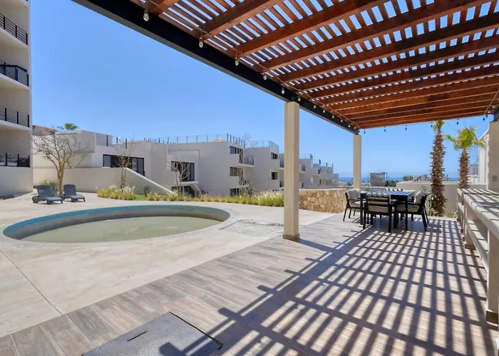 New And Elegant 4bedroom House Steps From The *