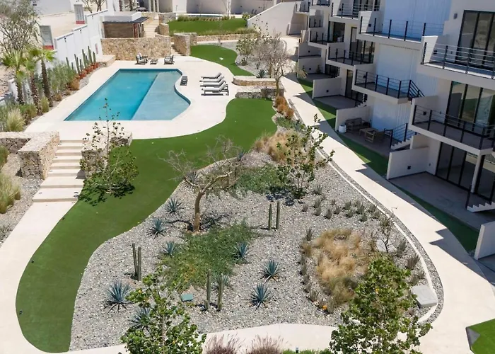 New And Elegant 4bedroom House Steps From The