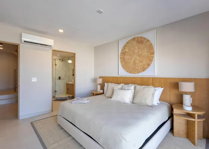 Сasa de vacaciones New And Elegant 4bedroom House Steps From The Cabo San Lucas